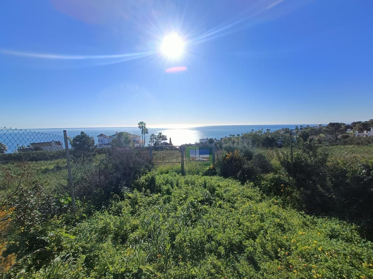 Terreno para construir en Manilva con vistas al mar y montaña