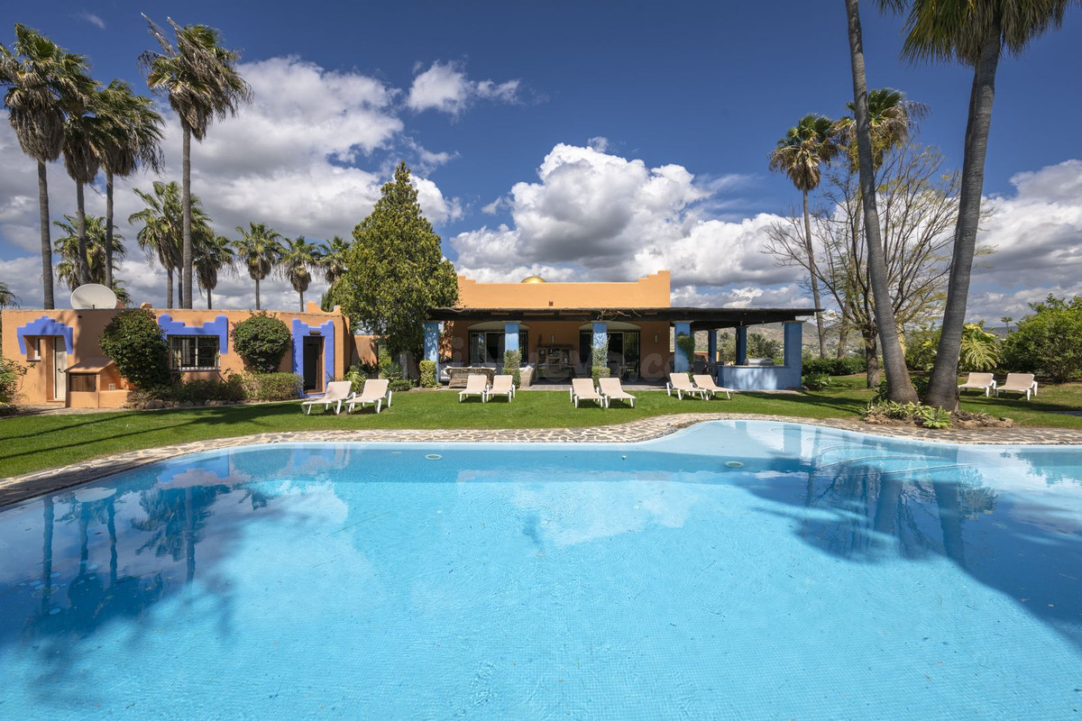 Finca rústica 9 habitaciones 382m² en venta - Costa del Sol
