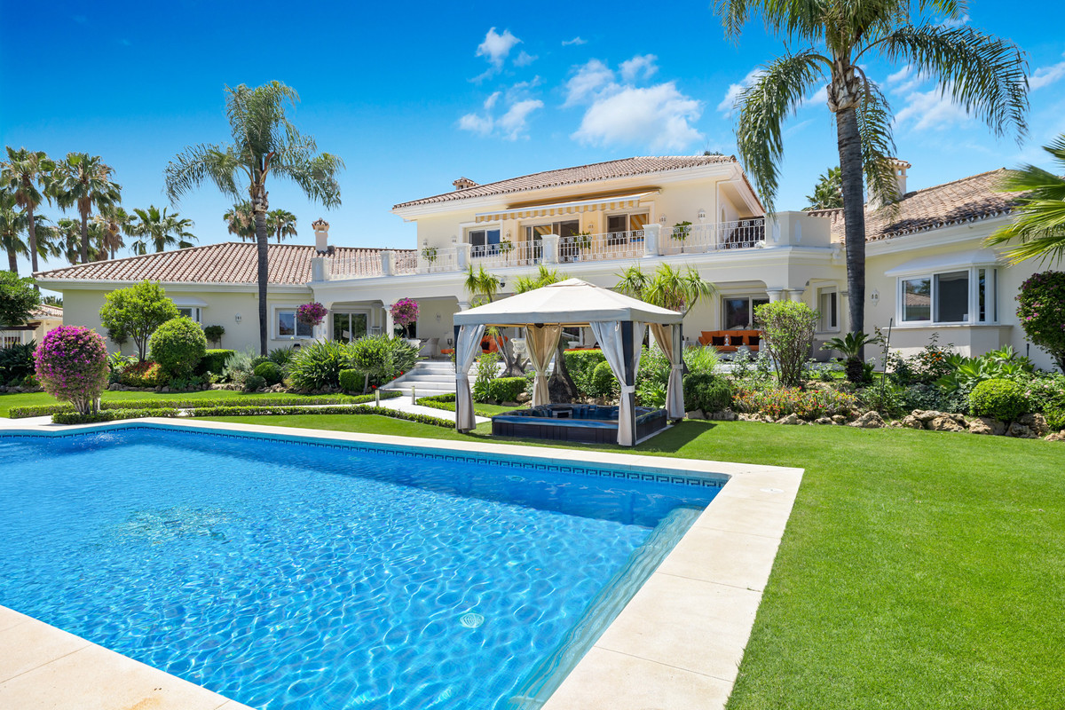 Chalet 6 habitaciones 890m² en venta - Marbella