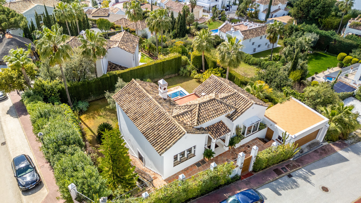 Chalet 4 habitaciones 240m² en venta - Istan pueblo