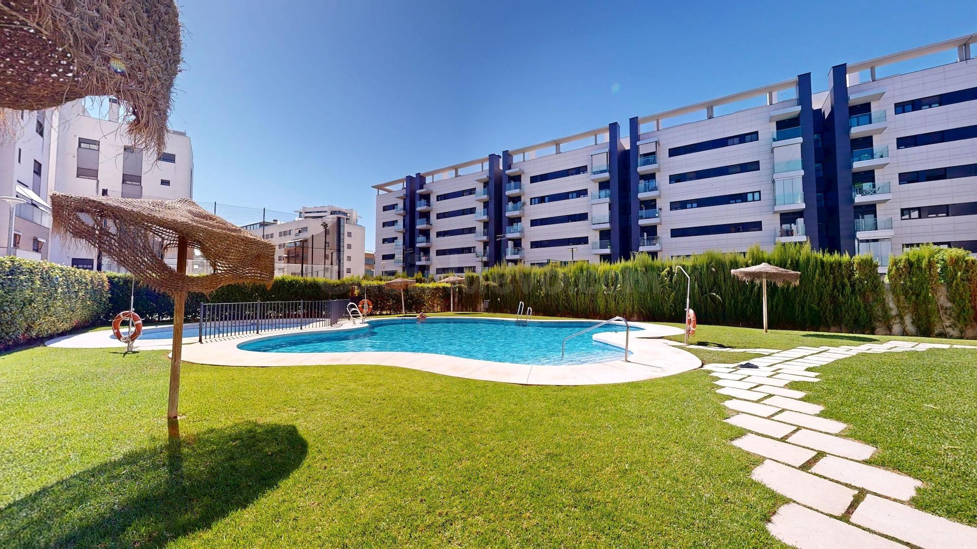 ¡¡ ESPECTACULAR ÁTICO DÚPLEX CON TRES TERRAZAS, PISCINA, GARAJE Y TRASTERO!!