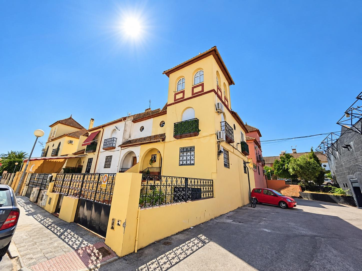 ¡VIVIENDA UNIFAMILIAR DE 245 M2 EN MAIRENA DEL ALJARAFE!