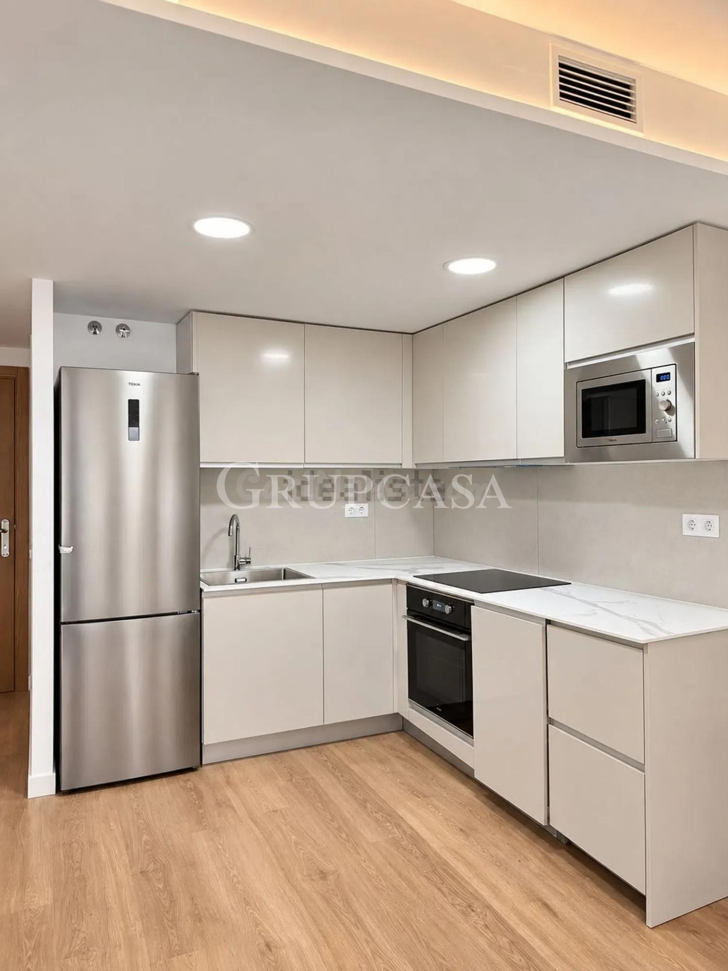 MAGNÍFICA VIVIENDA DE DISEÑO DE UNA HABITACIÓN CON TERRAZA. - foto 4