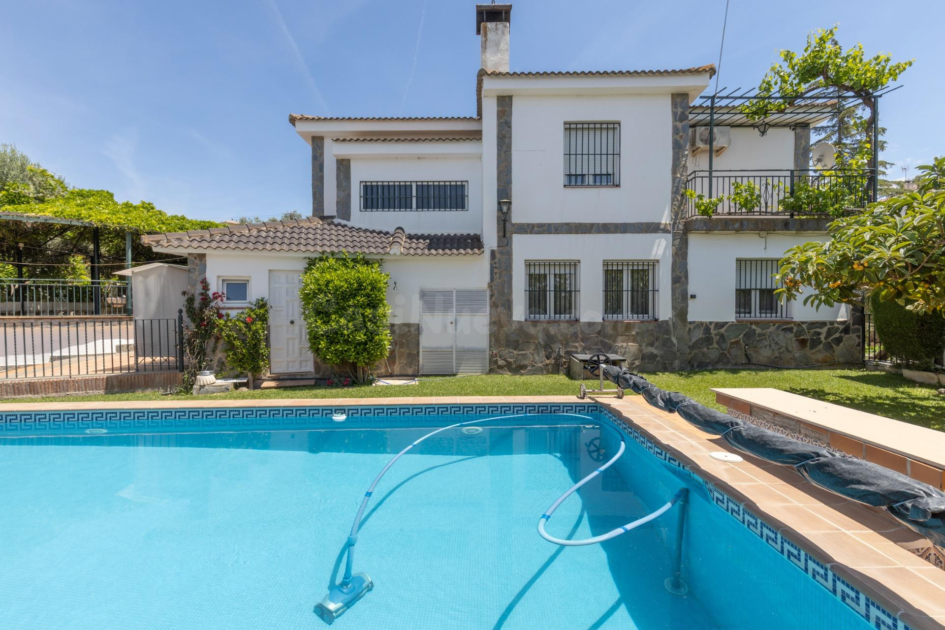 Vivienda Exclusiva en Urbanización Viñas del Rey – Otura