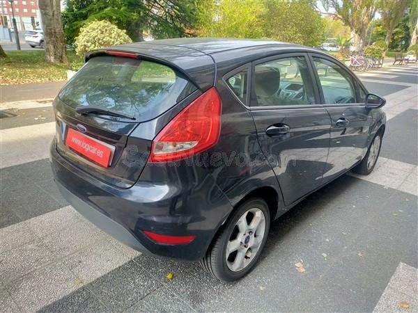FORD FIESTA - foto 2