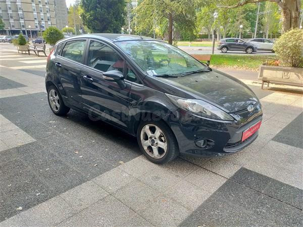 FORD FIESTA - foto 4