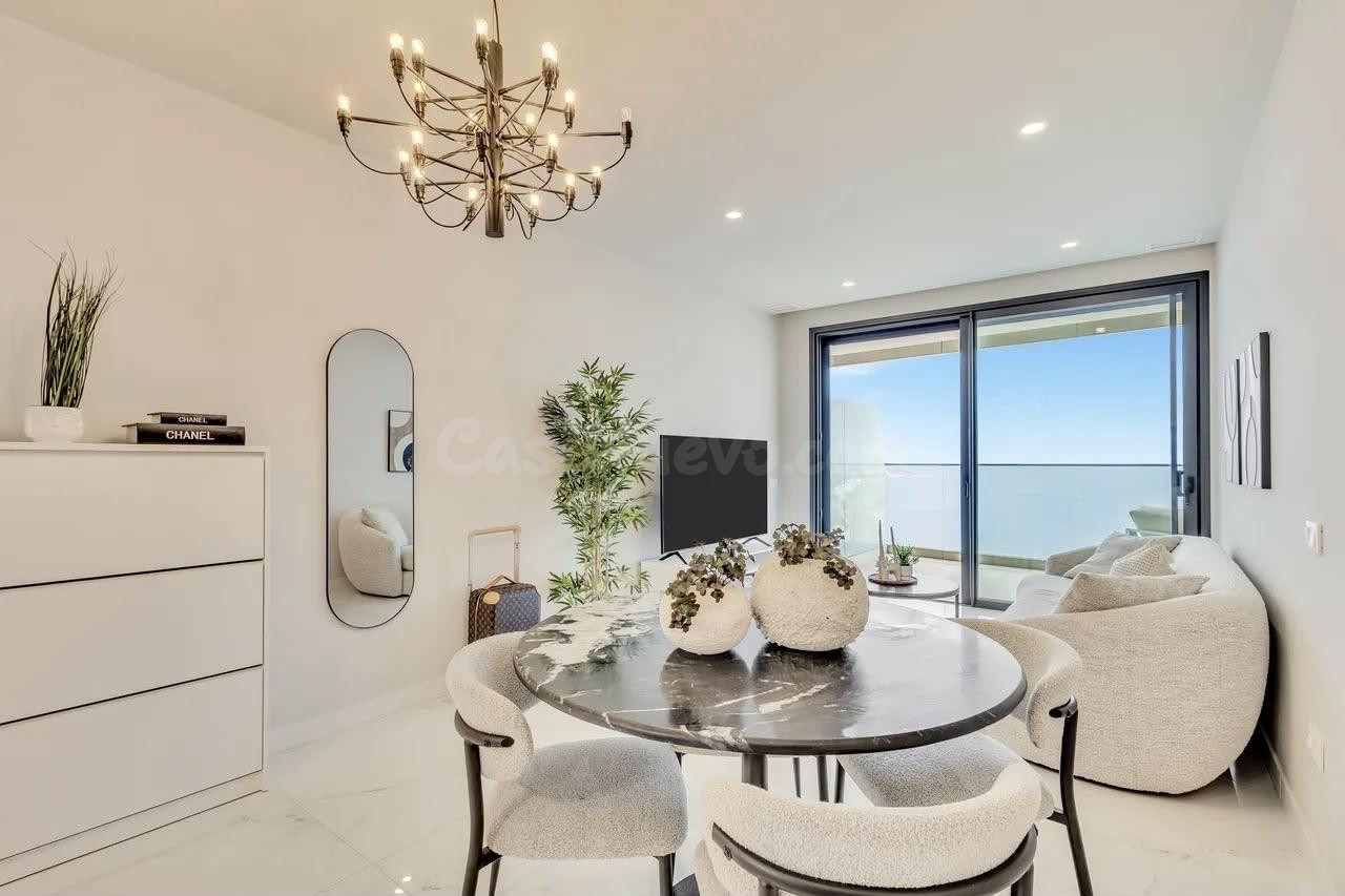 SE VENDE APARTAMENTO DE LUJO CON VISTAS AL MAR EN BENIDORM BEACH