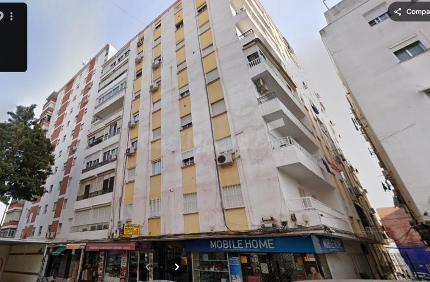 Oportunidad de inversión con rentabilidad inmediata_Piso en la céntrica Avenida de Palomares, San Juan de Aznalfarache