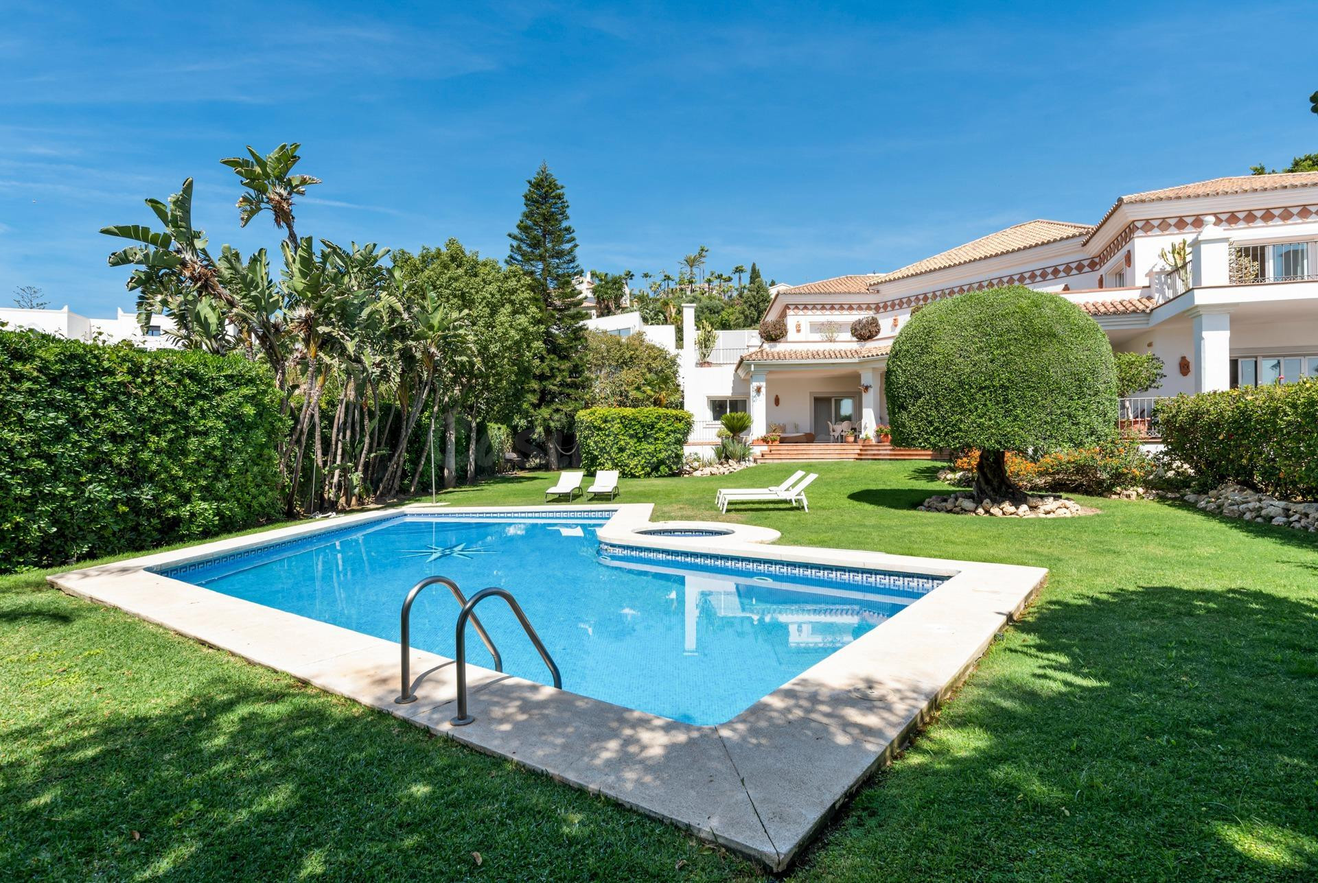 Villa 6 habitaciones 733m² en venta - Cortés - foto 4