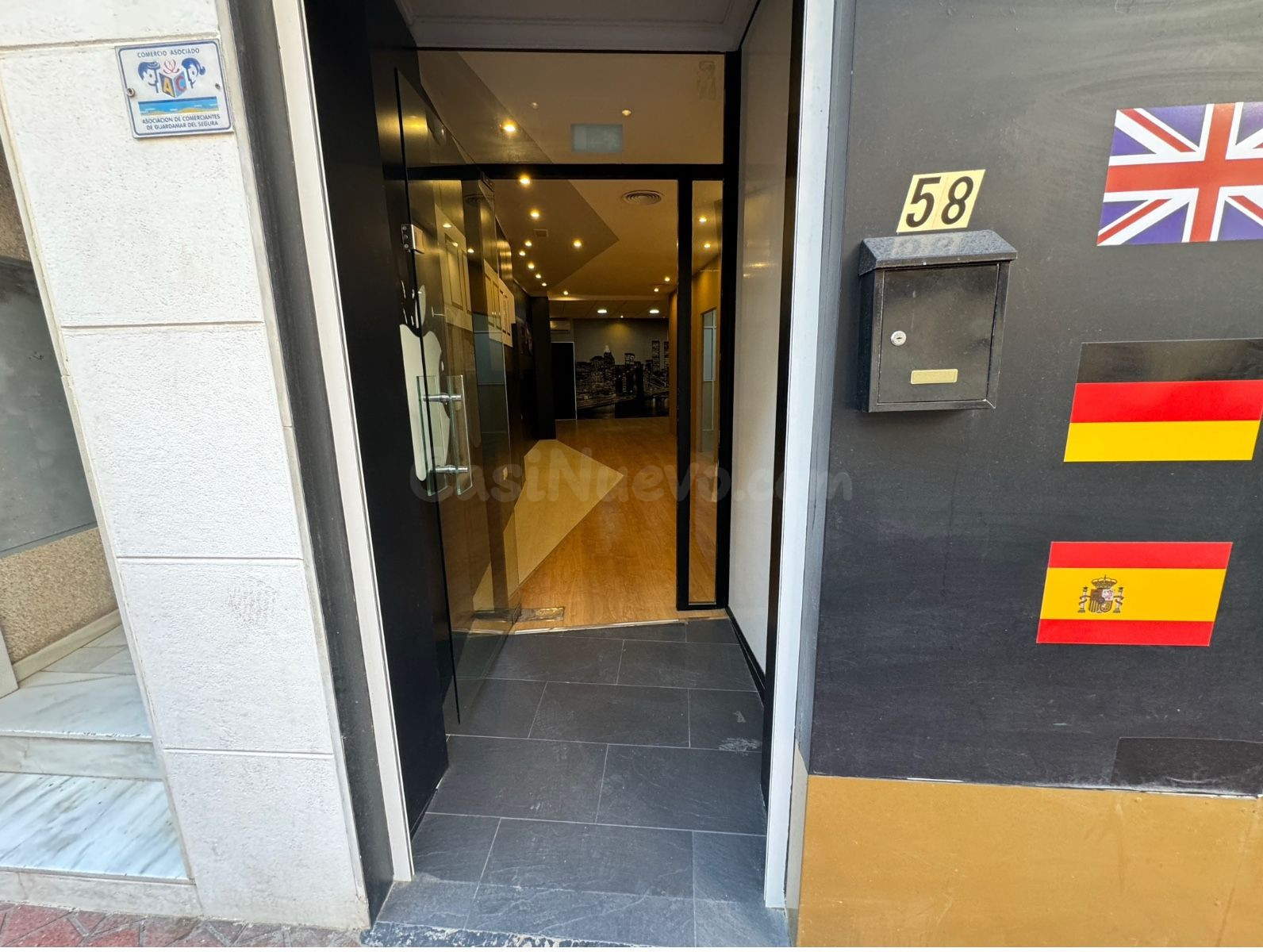 Local comercial 117m² en venta - Pueblo