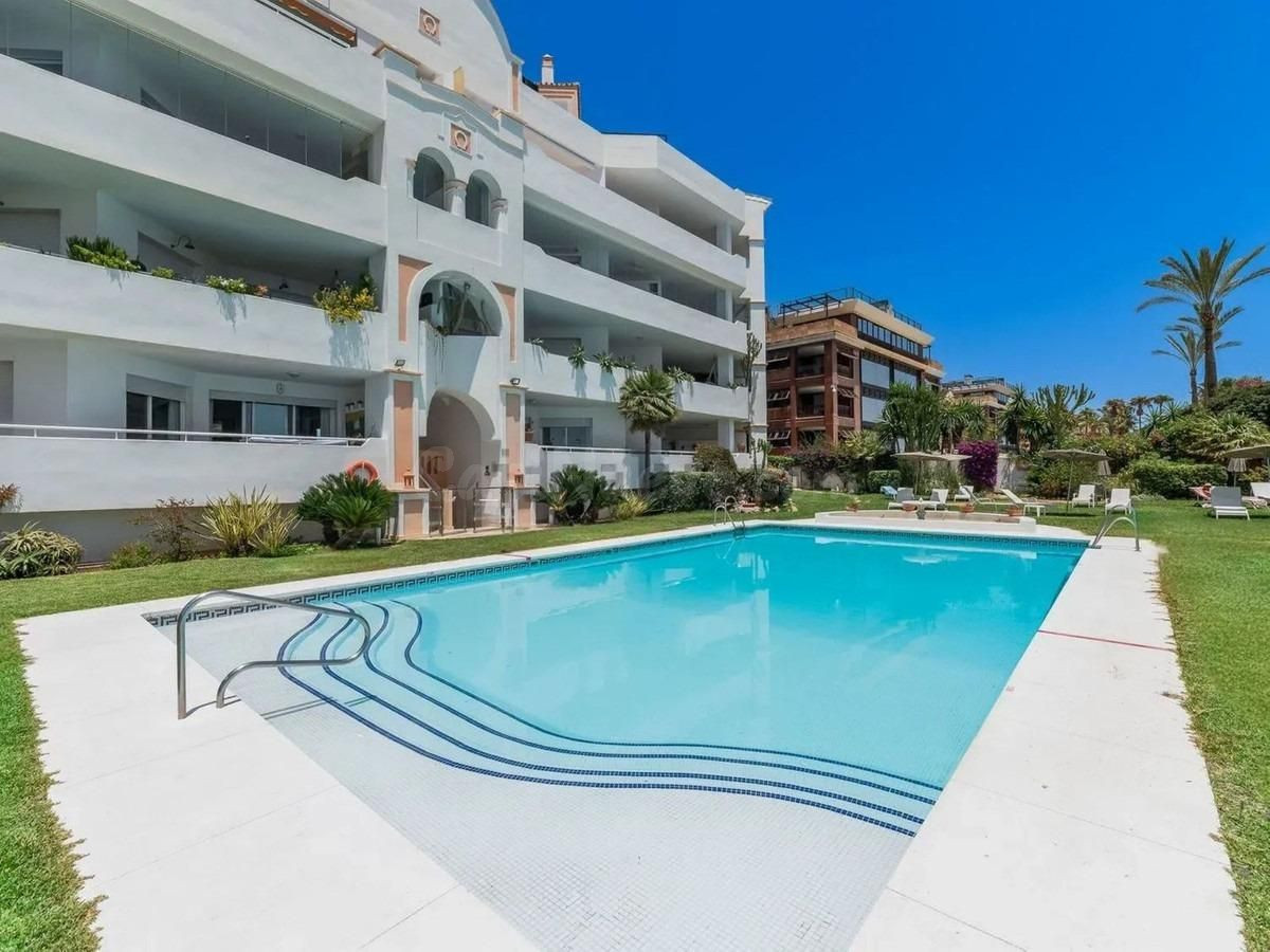 Apartamento 2 habitaciones 195m² en venta - Puerto Banús
