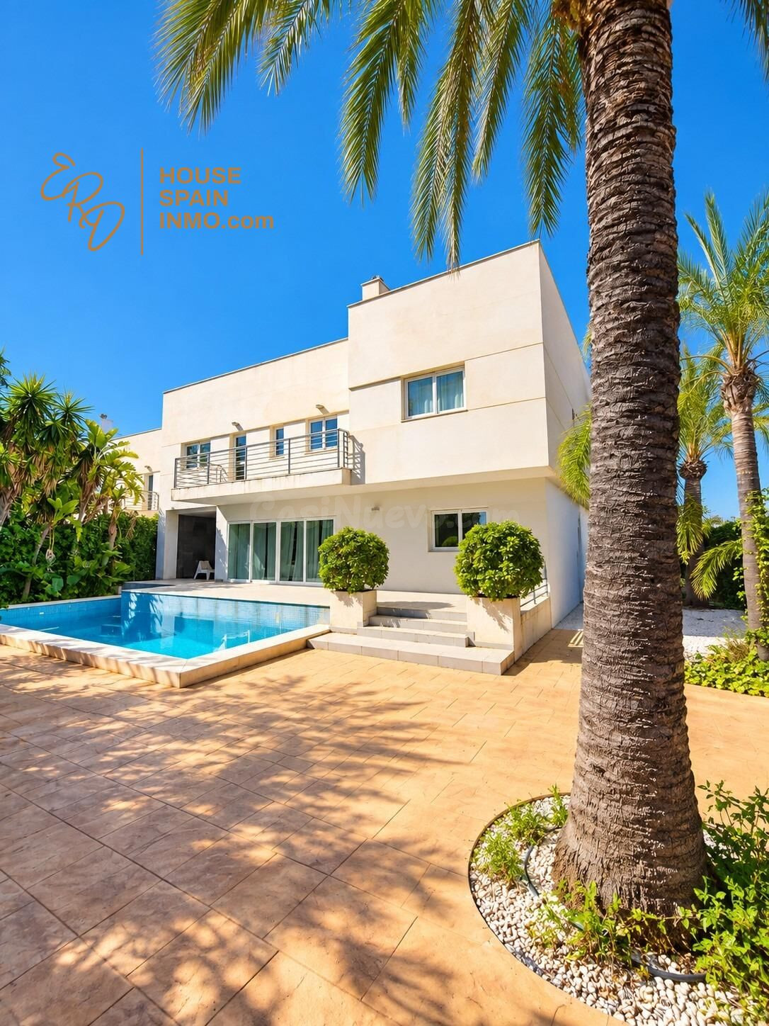 ESPECTACULAR VILLA MODERNA JUNTO A LA PLAYA DE ALBIR – ALFAZ DEL PI