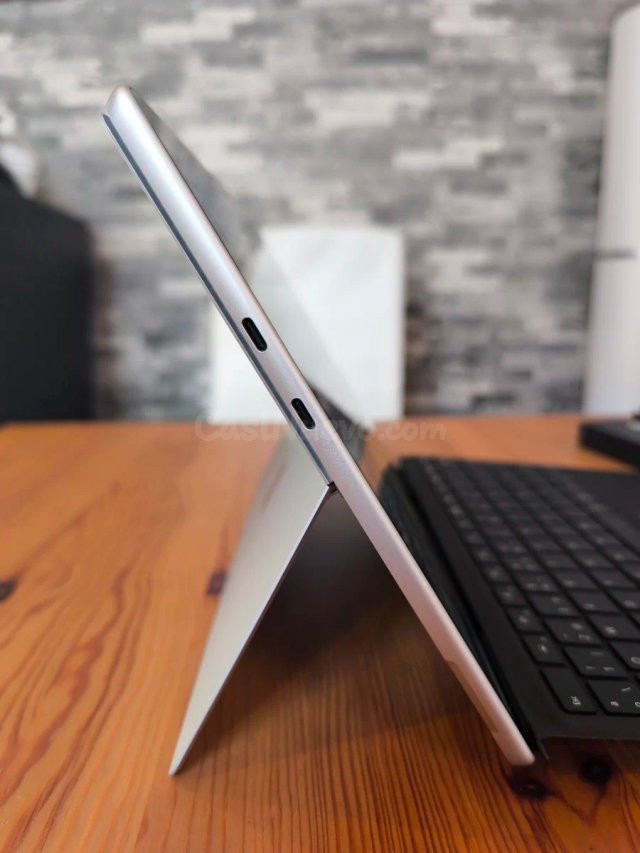 Surface Pro 9 i7 16GB RAM 512GB SSD Barcelona - Excelente estado - foto 4