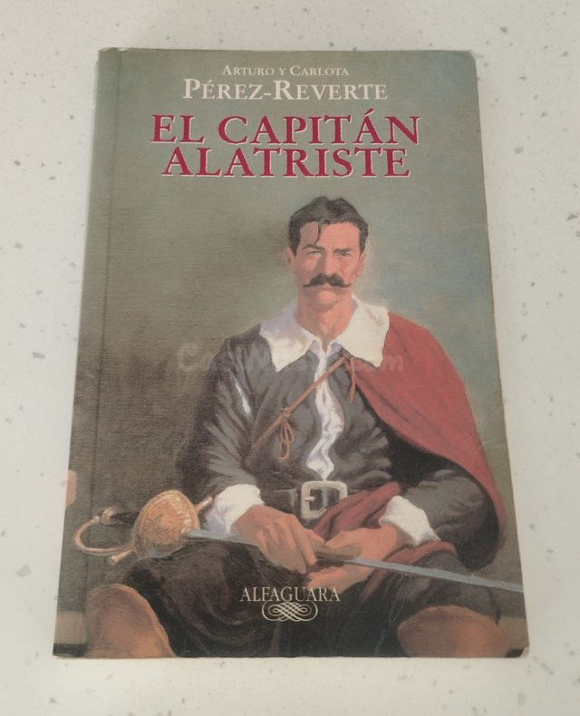 Libro Capitán Alatriste Alfaguara Cádiz - Estado excelente
