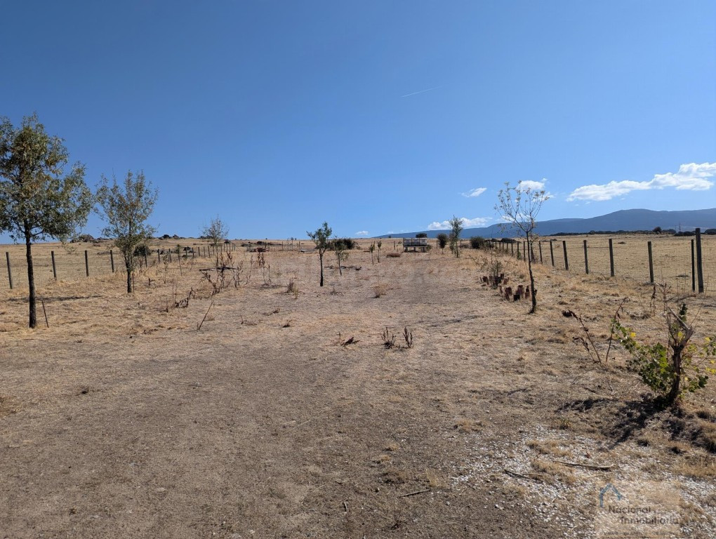 Suelo urbanizable en Venta en Torrecaballeros Segovia - foto 2