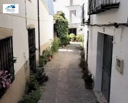 Venta de chalet en Iznatoraf - Jaen