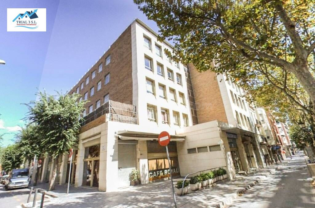 Venta de Local Comercial en L' Hospitalet de Llobregat - Barcelona