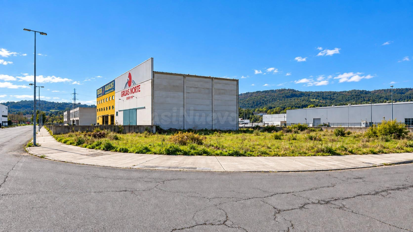 Suelo urbano industrial para nave almacén con oficinas
