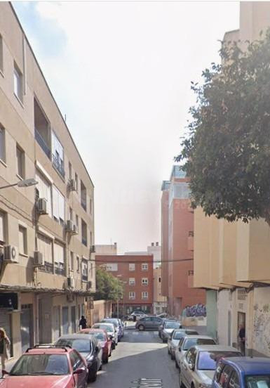 PISO EN ALMERIA