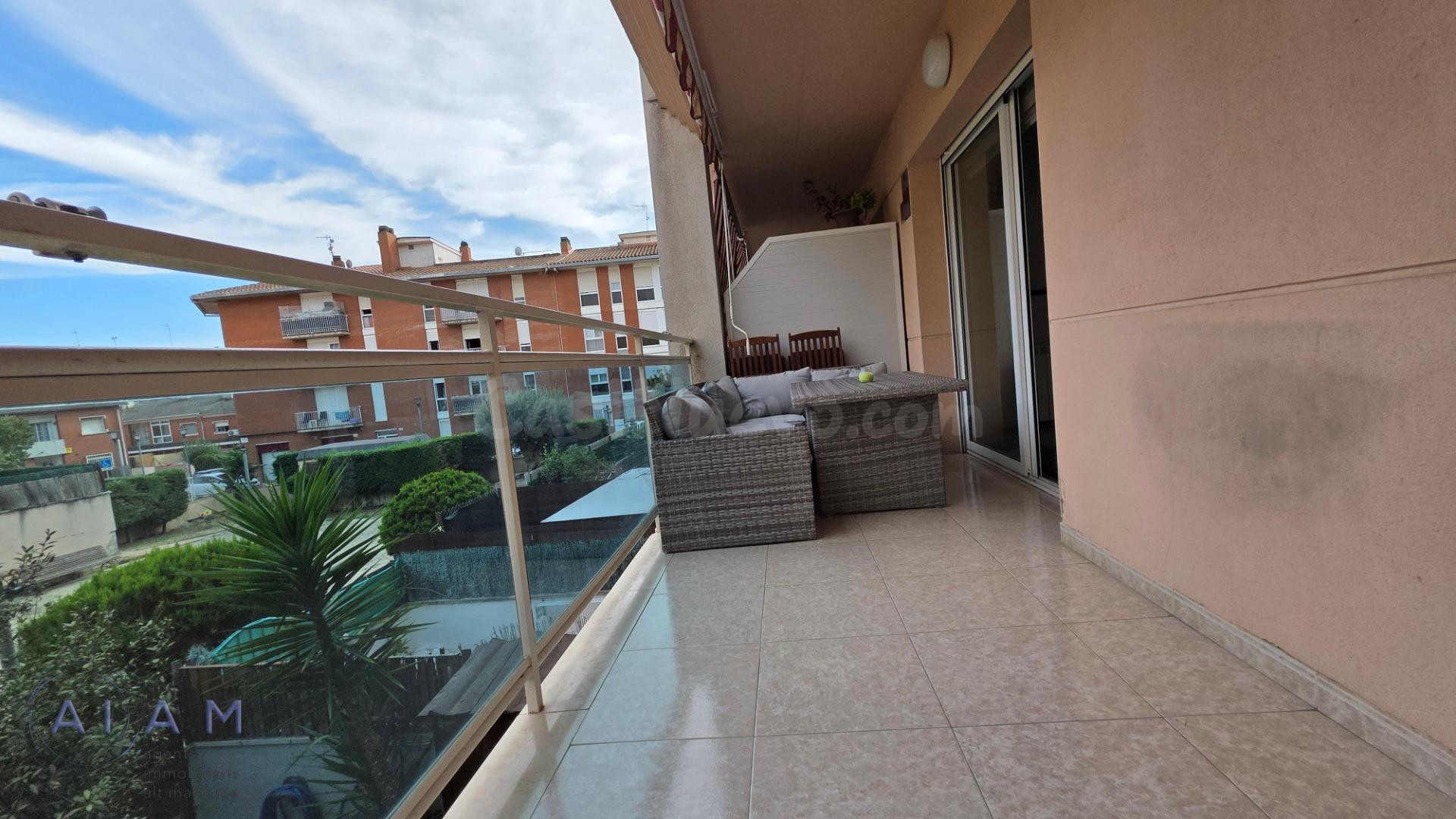 PISO DE 3 habitaciones CON TERRAZA EN SANT PERE - TORDERA