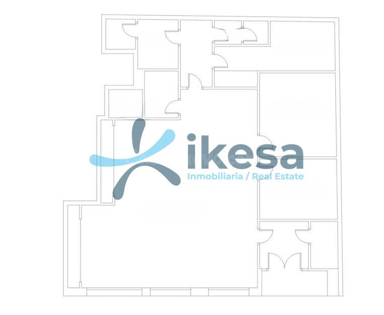 Venta de Local Comercial en Úbeda, Jaén. - foto 2