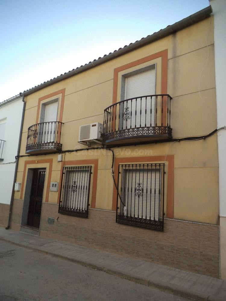 Venta de Vivienda en Jódar, Jaén. Activo Inmobiliario Sin Posesión / Alquilado / No se Puede Visitar / No se Puede Financiar.