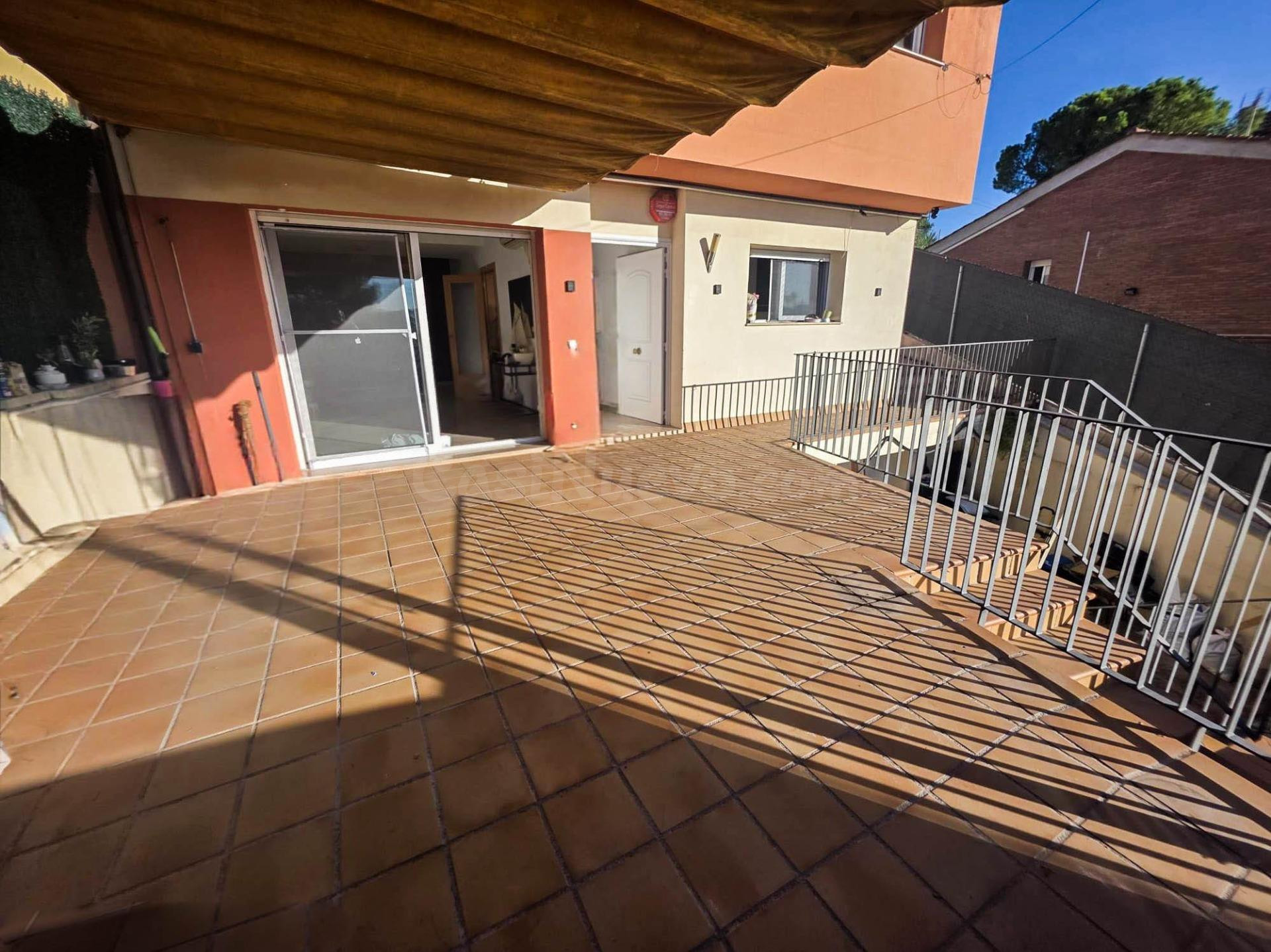 CASA A TRES VIENTOS EN VENTA EN LES CARPES, ABRERA - foto 2
