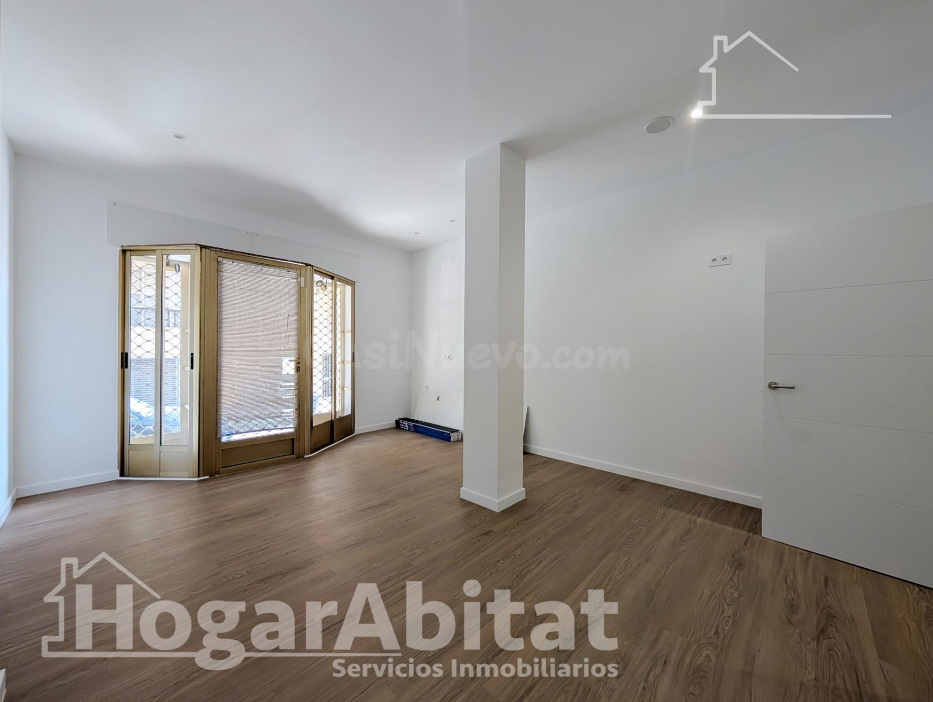 ¡DISFRUTA DE ESTA ENCANTADORA PLANTA BAJA REFORMADA CON AMPLIA TERRAZA!