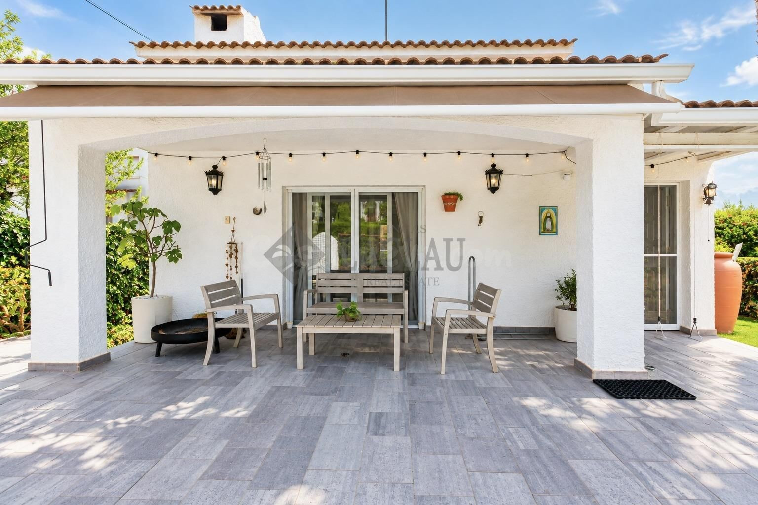 Casa familiar con apartamento independiente, jardín y parkin - foto 2