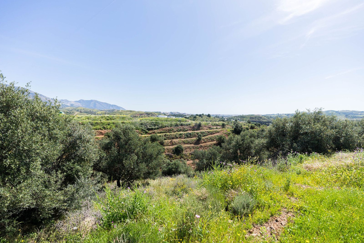 Parcela rústica agraria en Mijas con vistas al mar