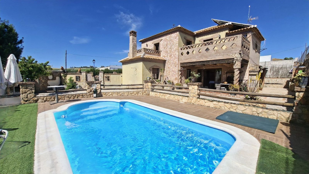 Chalet 4 habitaciones 224m² en venta - Andalucia