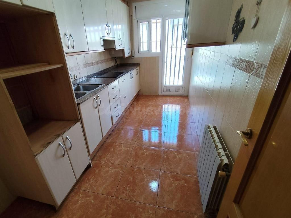 PISO EN PINEDA DE MAR - foto 2