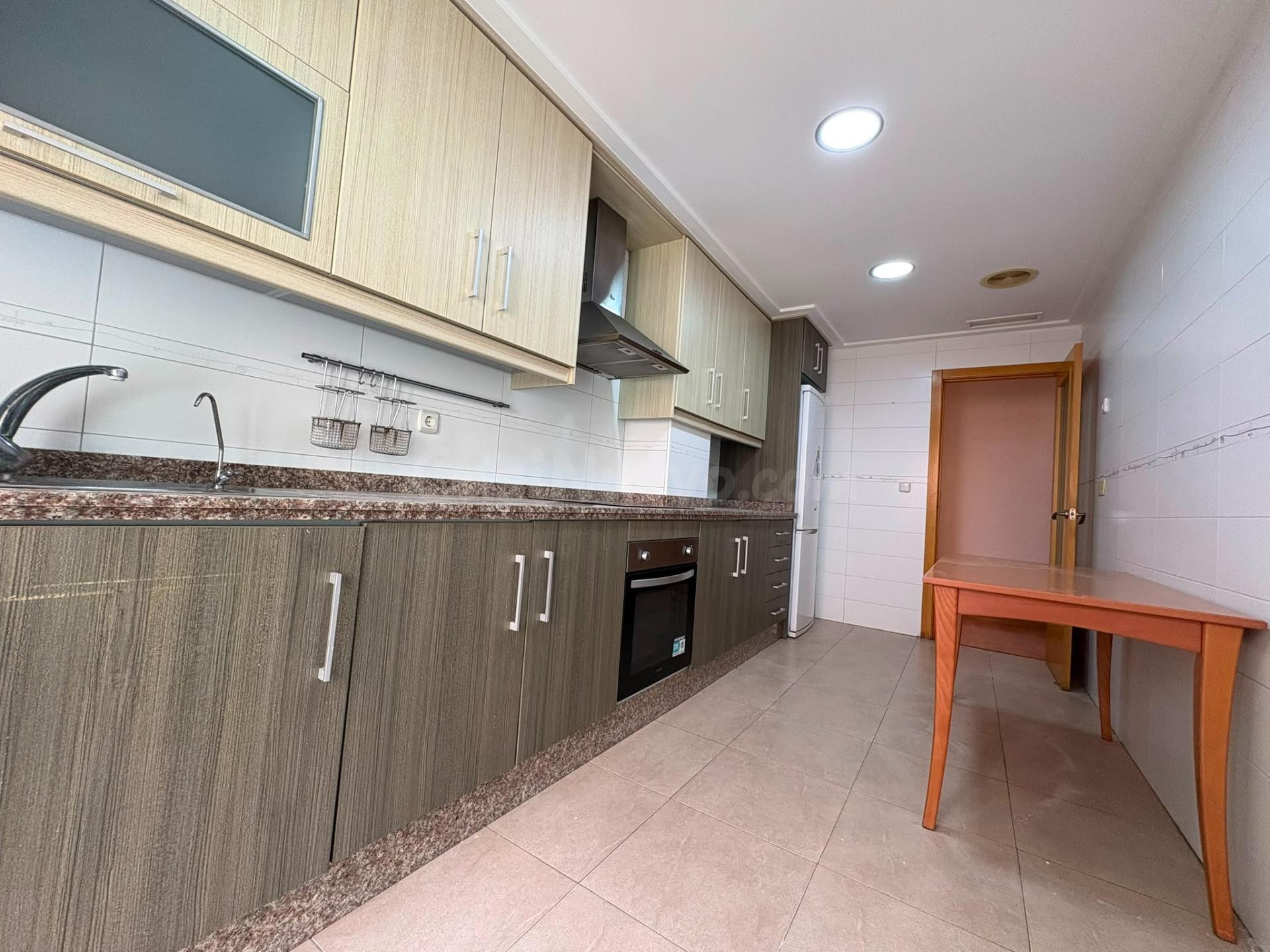 Piso de 3 Dormitorios y 2 Baños junto al Corte Inglés, Elche - foto 2