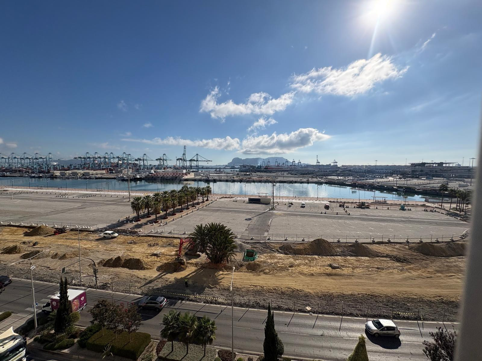 SE VENDE PISO DE TRES habitaciones CON VISTAS A LA BAHIA EN  - foto 4
