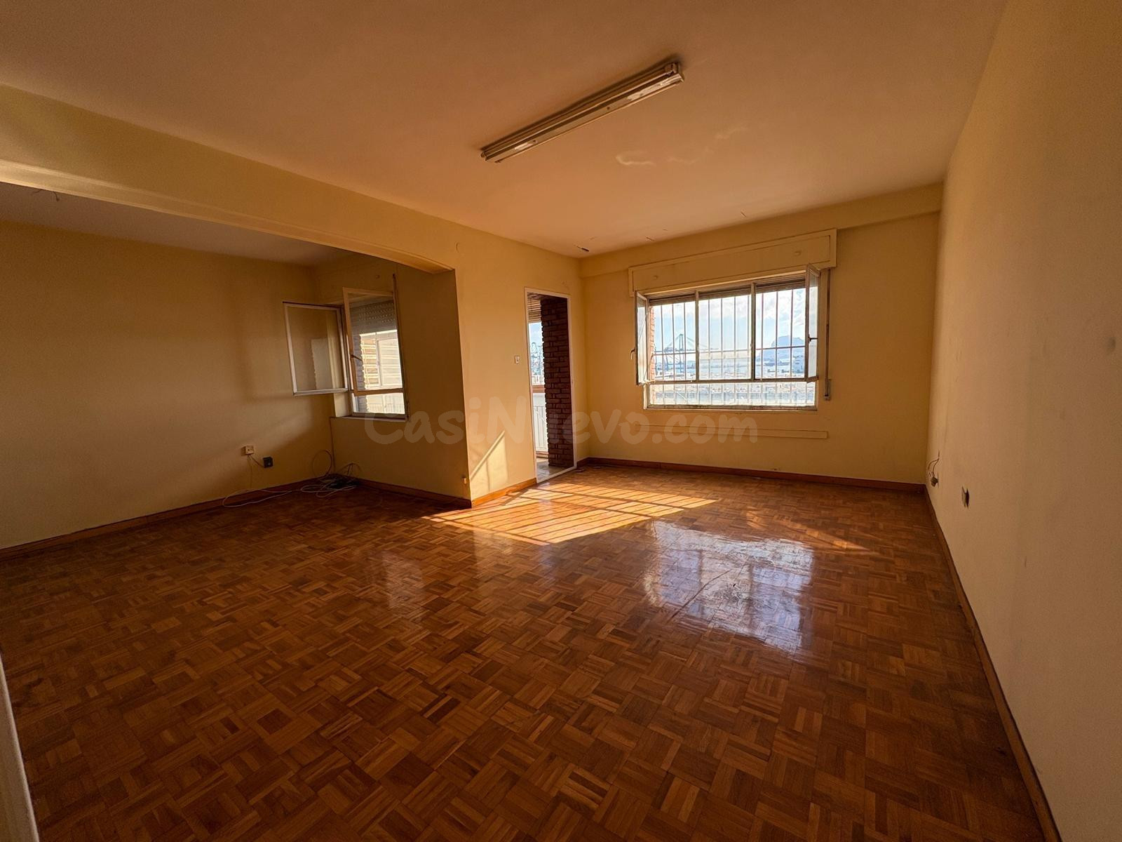 SE VENDE PISO DE TRES habitaciones CON VISTAS A LA BAHIA EN  - foto 5