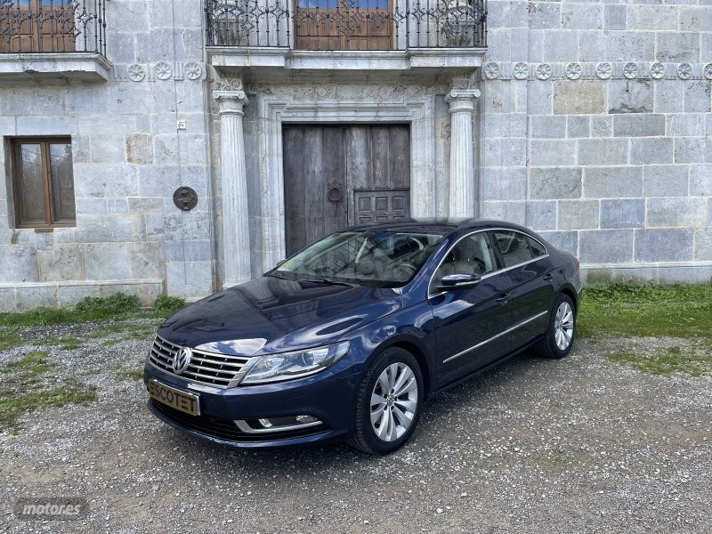 Volkswagen CC de un solo dueño en Gijón con tapicería Alcántara