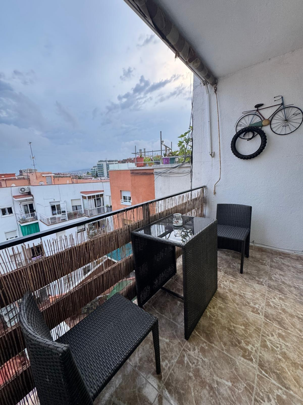 PISO EN VENTA EN CORNELLÀ – BUENA ZONA - foto 3