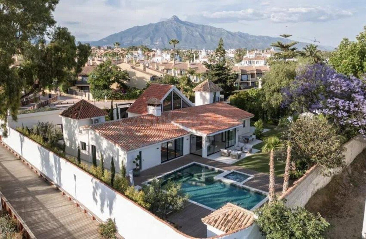 Chalet 5 habitaciones 300m² en venta - Marbella