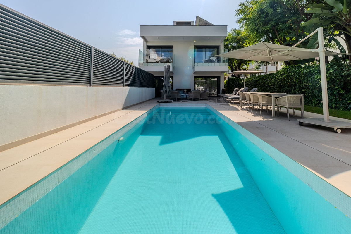 Chalet 4 habitaciones 372m² en venta - Marbella