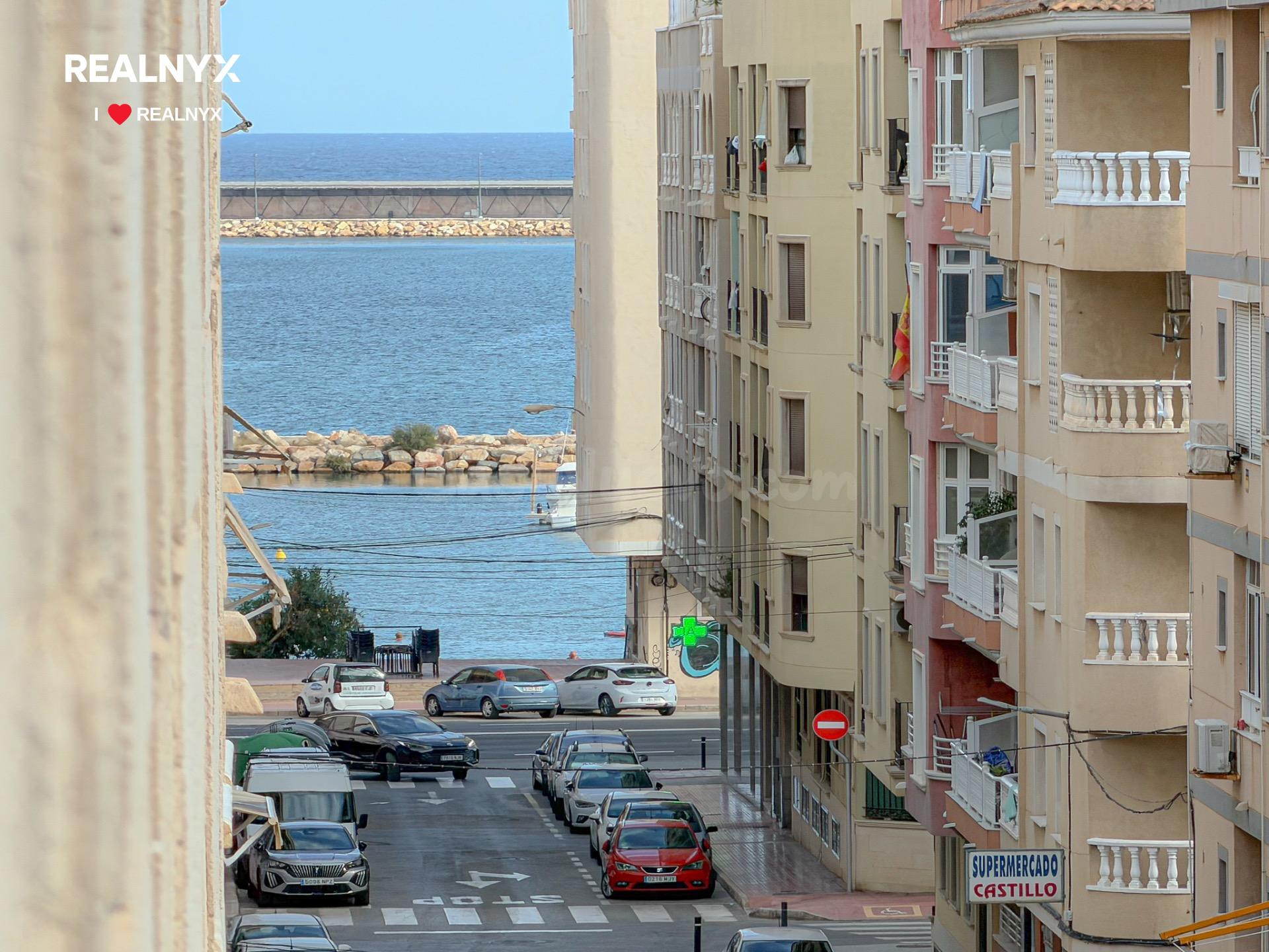 Acequion! Magnifico apartamento con terraza cómoda y vistas laterales al mar + Piscina comunitaria a 220 metros de la playa