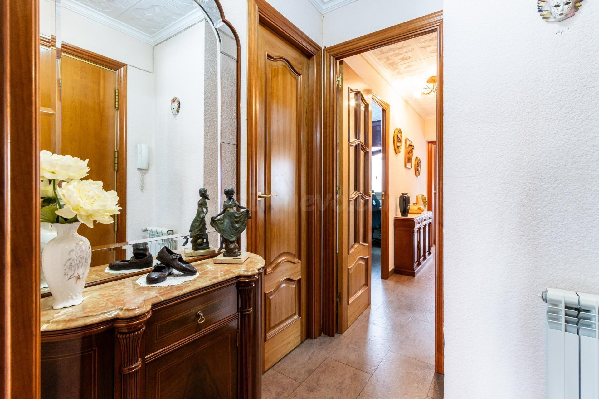 CASA A LA VENTA EN SABADELL NORTE JUNTO PLZ ESPAÑA - foto 2