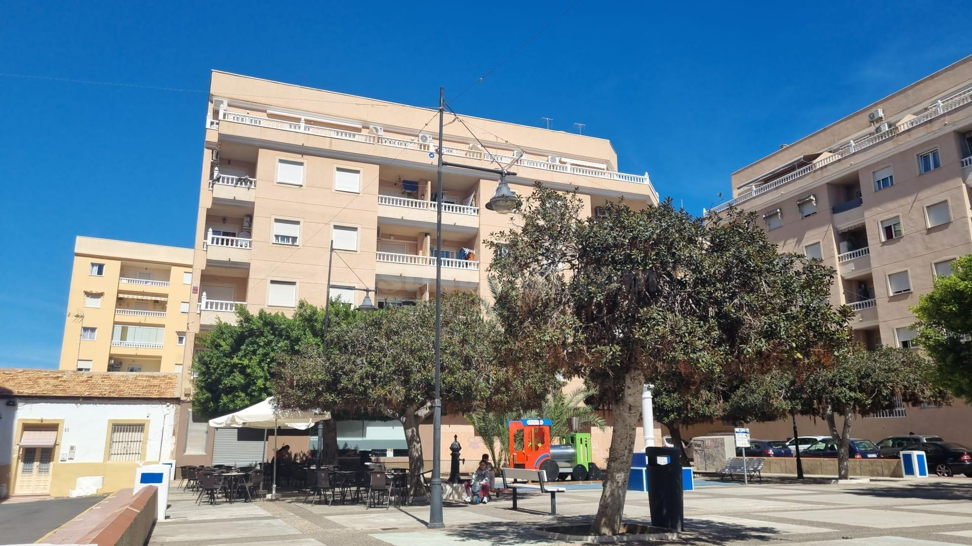 Apartamento luminoso 2 hab. en venta Torrevieja centro