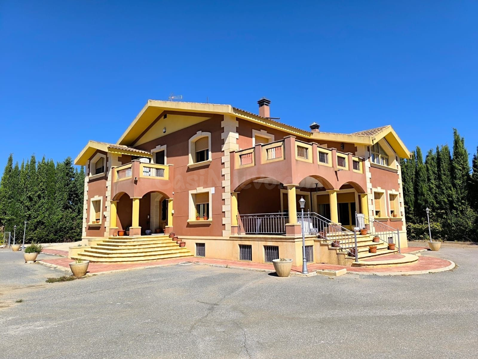 Villa 6 habitaciones 501m² en venta - Yecla