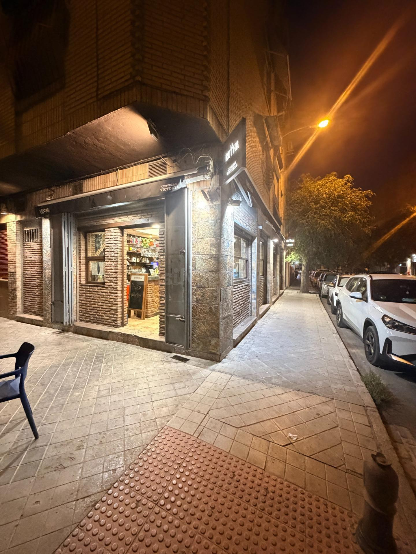 TRASPASO DE BAR DE TAPAS EN LA CHANA (Las Torres)