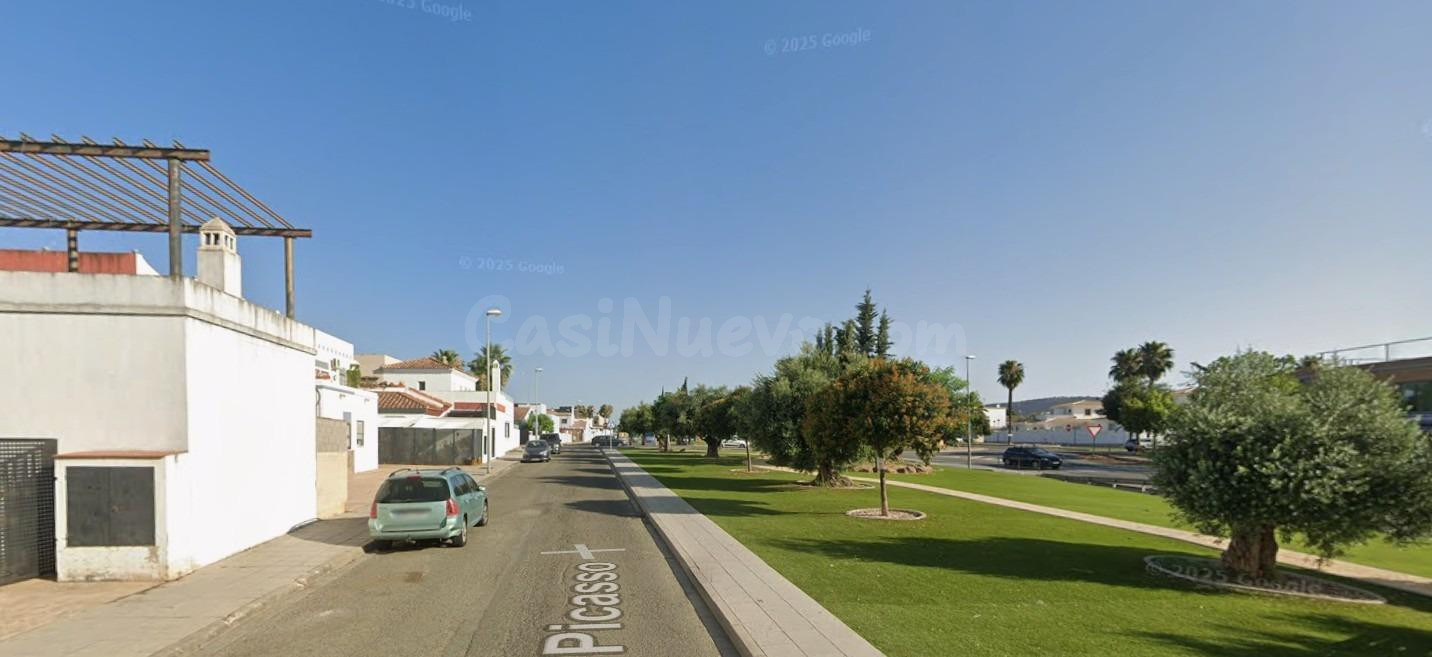 CASA EN BURGUILLOS