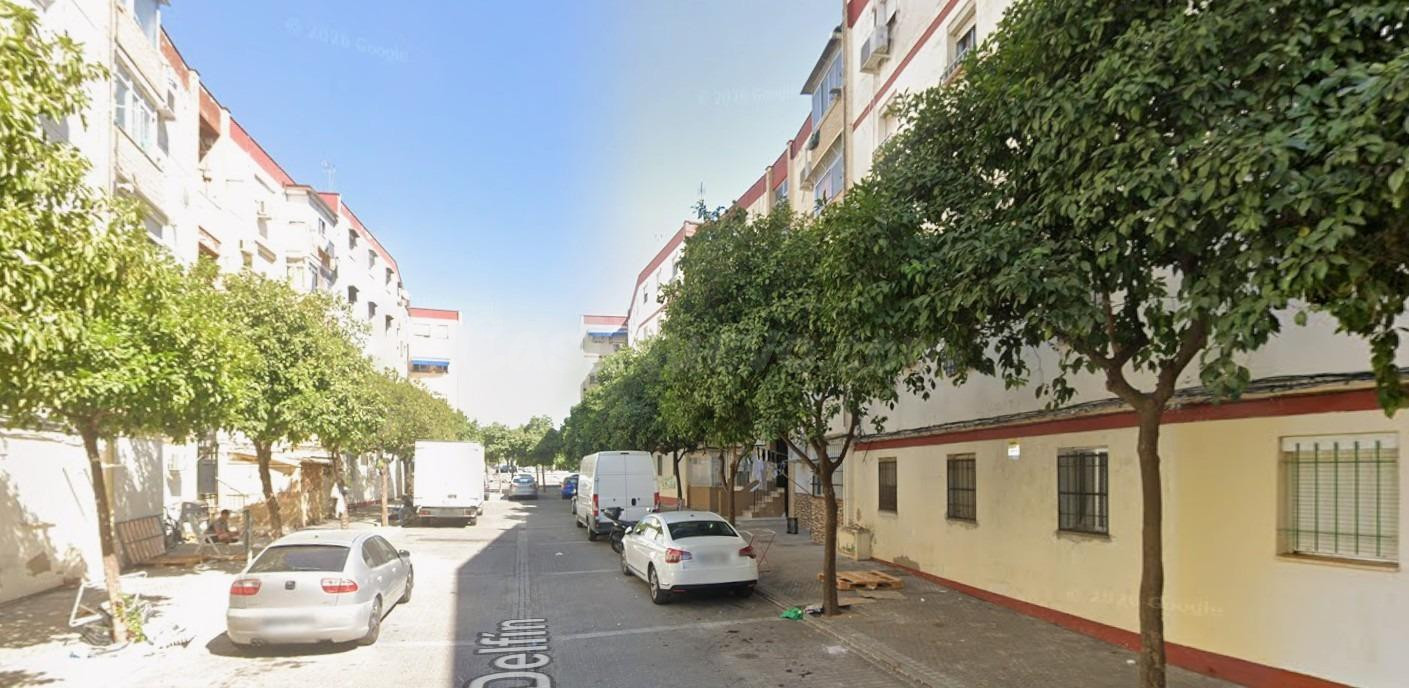 Oportunidad inmobiliaria en Sevilla: piso con potencial