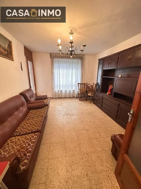 Amplio Piso en Barbastro con Terraza y Trastero por solo €115,000