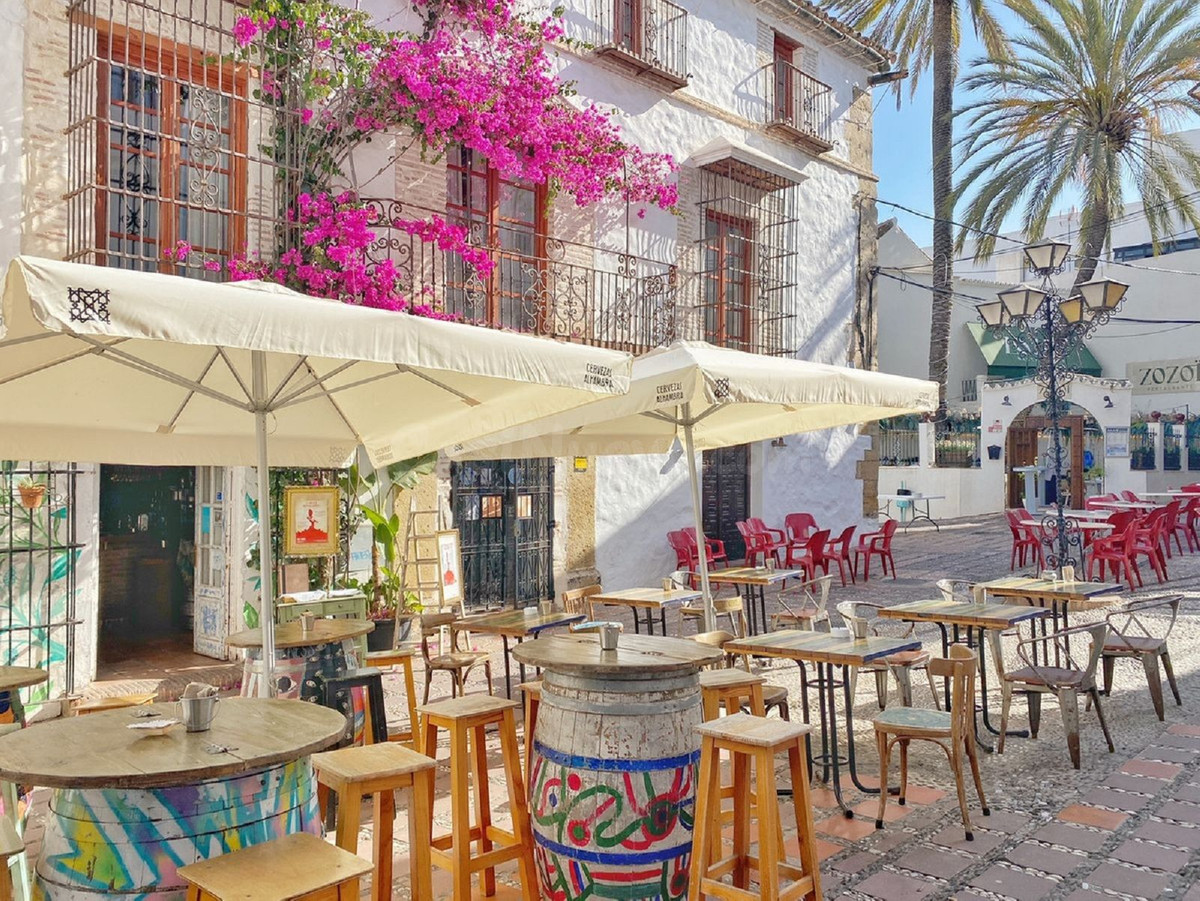 Terreno urbanizable en Marbella con licencia para construcción
