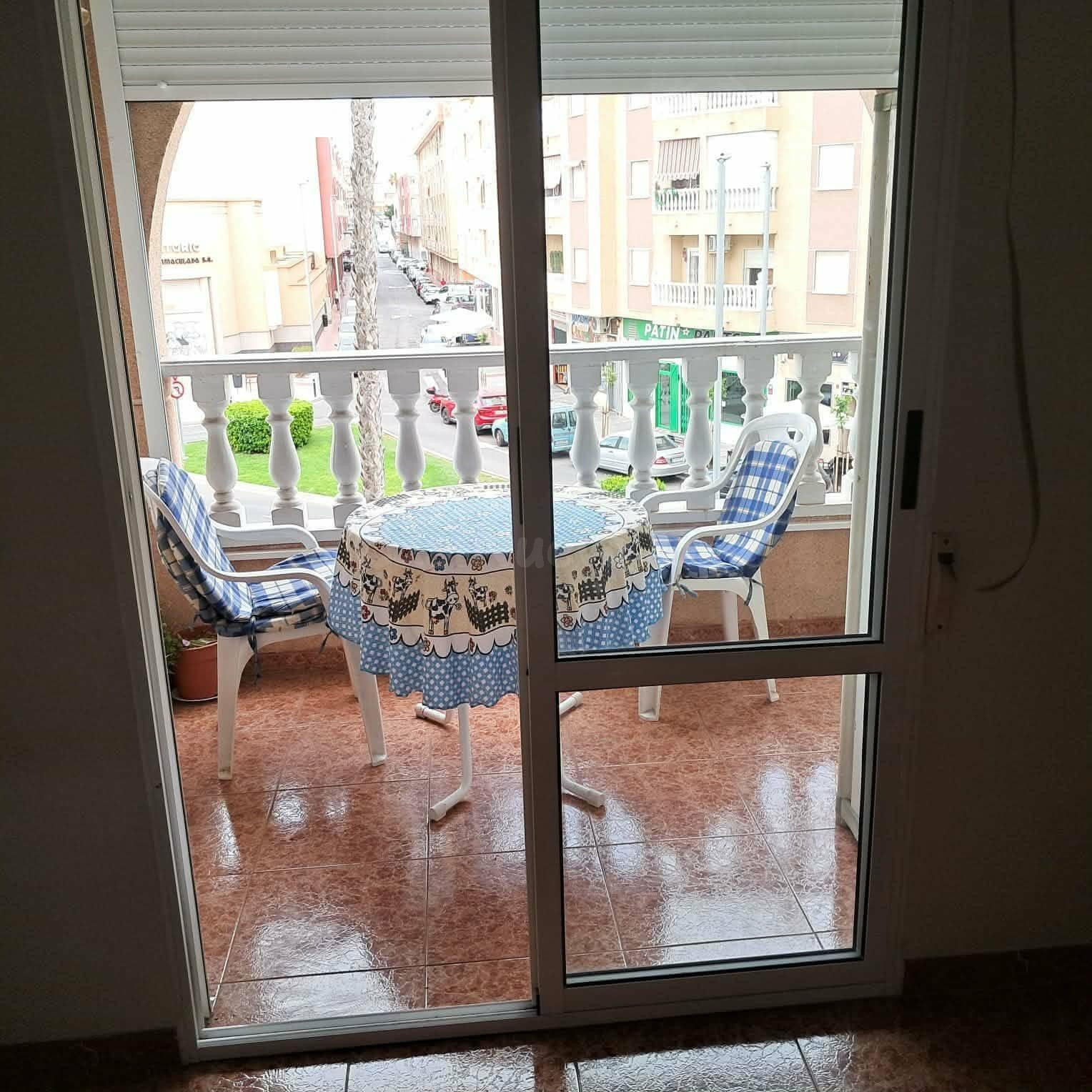 MAGNIFICO APARTAMENTO CON GARAJE INCLUIDO EN EL PRECIO Y PISCINA COMUNITARIA