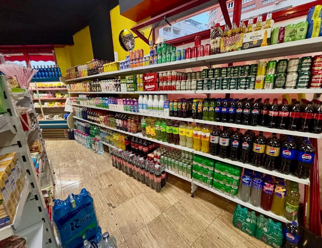 Traspaso de supermercado en funcionamiento con panadería en Torrevieja